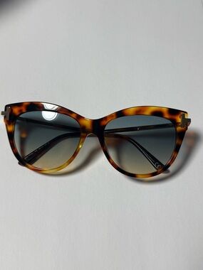 Tom Ford Tortoiseshell Cat-Eye Sunglasses with Gradient Lenses with Case